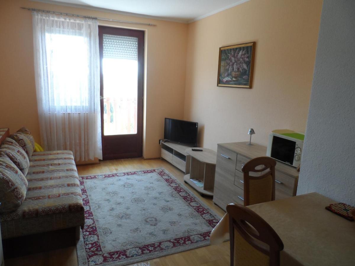Apartman Berki Heviz Luaran gambar