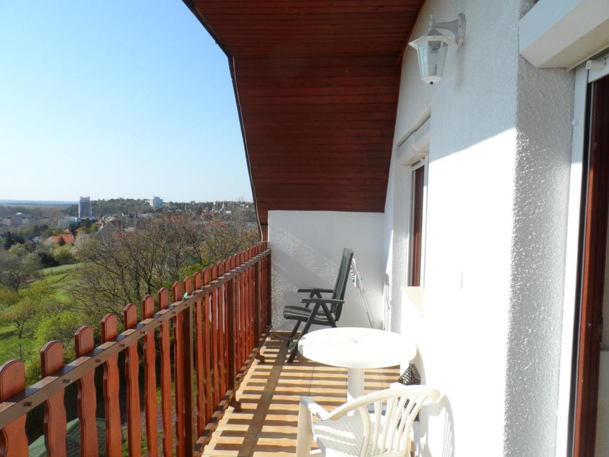 Apartman Berki Heviz Luaran gambar