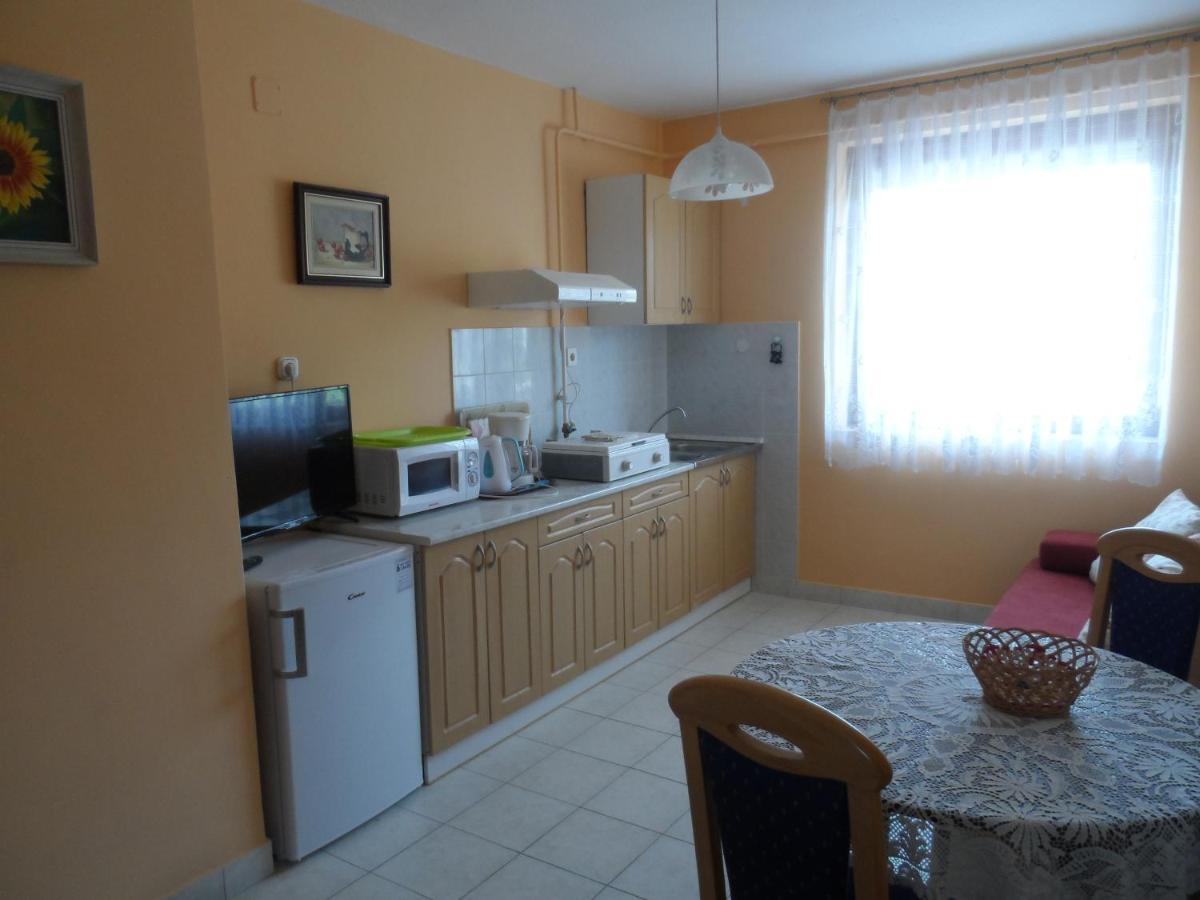 Apartman Berki Heviz Luaran gambar