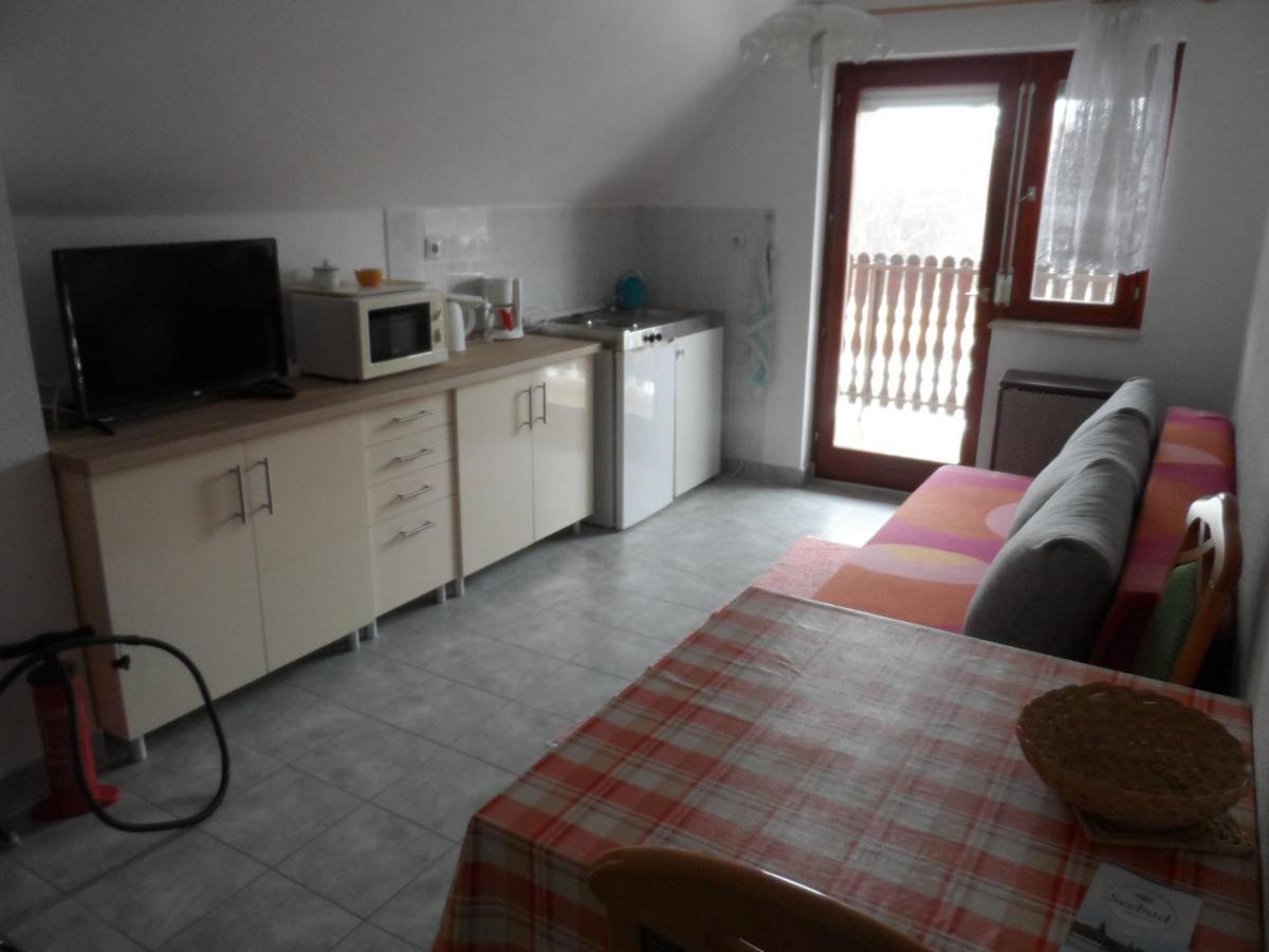 Apartman Berki Heviz Luaran gambar