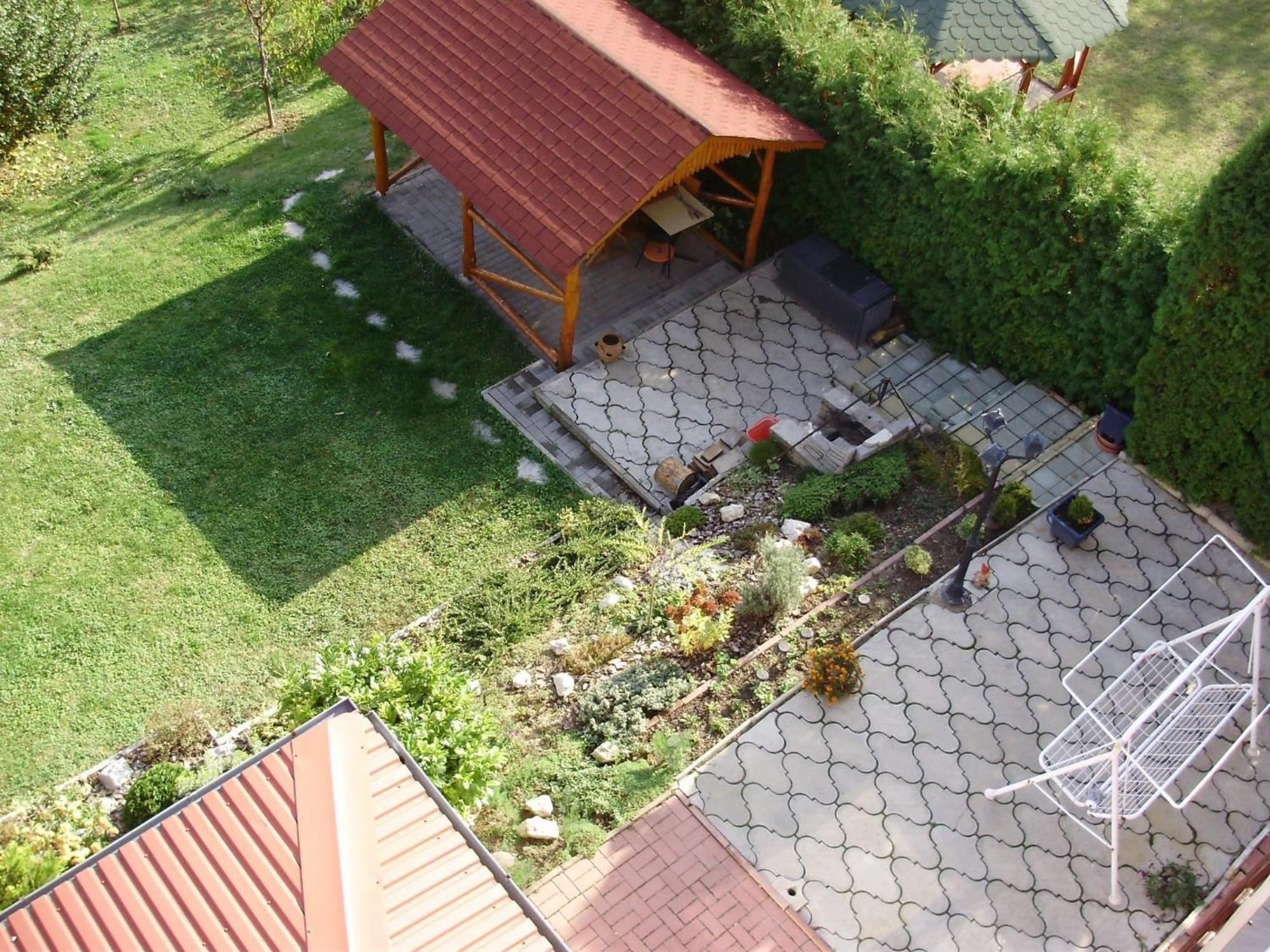 Apartman Berki Heviz Luaran gambar