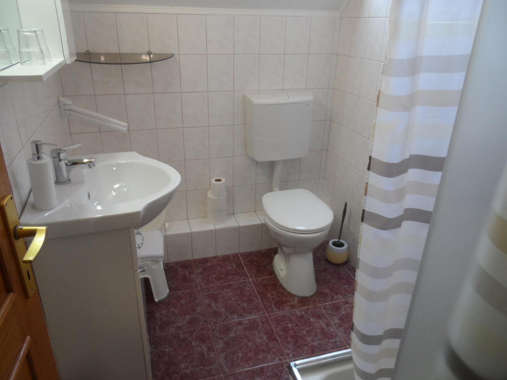 Apartman Berki Heviz Luaran gambar